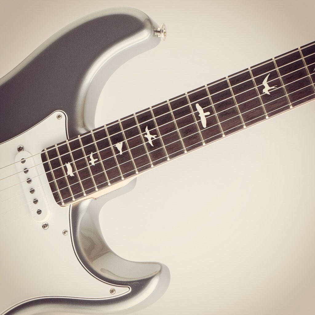 mikiame's tweet photo. 2020年製ラッカーフィニッシュ採用!!SILVER SKY John Mayer Signature Model 人気カラーのTungstenが入荷!!

PRS
SILVER SKY John Mayer Signature Model Tungsten
https://t.co/KPZvOW2r0w

 #prs #paulreedsmith #johnmayer #prsguitar #silversky #tungsten #mikigakki #三木楽器 #新着ギター https://t.co/z5nAGQw1GM