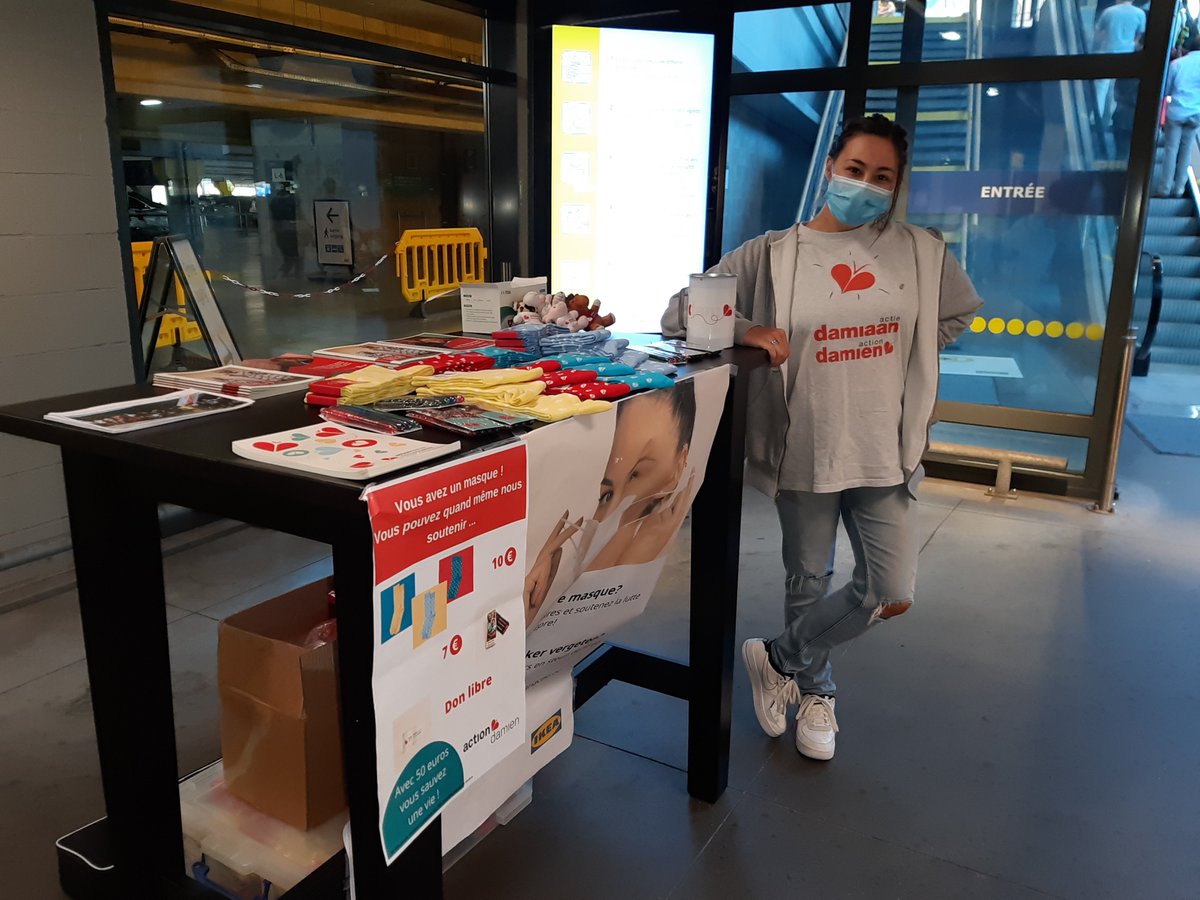 action_damien's tweet image. Plutôt que de vendre des #masques en magasin ou d’installer un distributeur, IKEA a mis nos actions solidaires en avant pour distribuer des masques avec l’aide de nos #bénévoles. « La lutte contre la #COVID19 fait désormais partie de nos tâches », explique le Dr Osman au Nigeria.