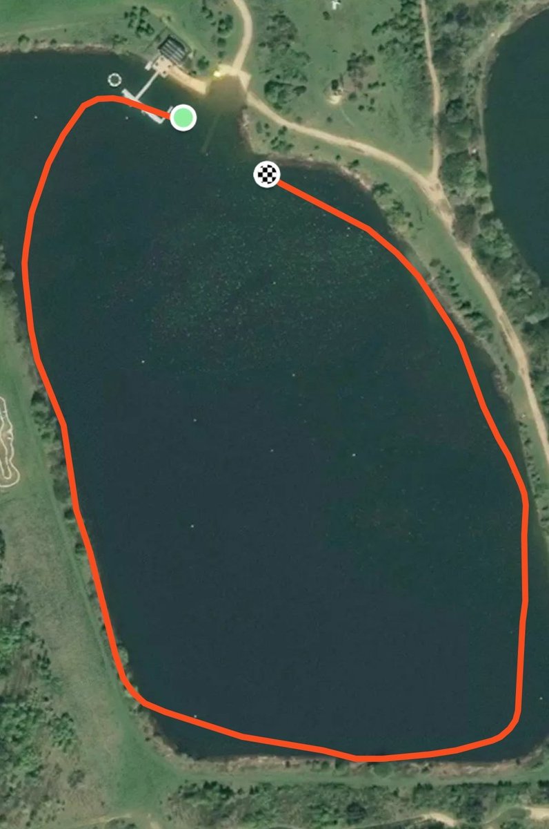 allensl81's tweet photo. Thought I was being clever by driving to the lake in my wetsuit this am... until after my swim when I realised I hadn't packed any trousers! π€¦ββοΈAt least I ticked off another 1k towards. Now rocking the towel look! #VirtualThamesMarathon #SwimWild @outdoor_swimmer @HenleySwim https://t.co/Of3cFxaVd5