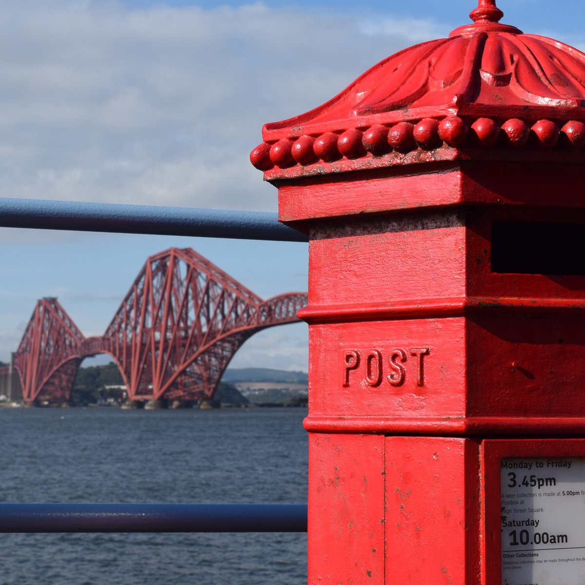 Found this great shot on holiday - two amazing and iconic forms of connection - snail mail via a Royal Mail post box (from 1866!), and train travel via the iconic Forth Rail Bridge #royalmail #royalmailofficial #postbox #postboxes #scotland #edinburgh #forthrailbridge #snailmail
