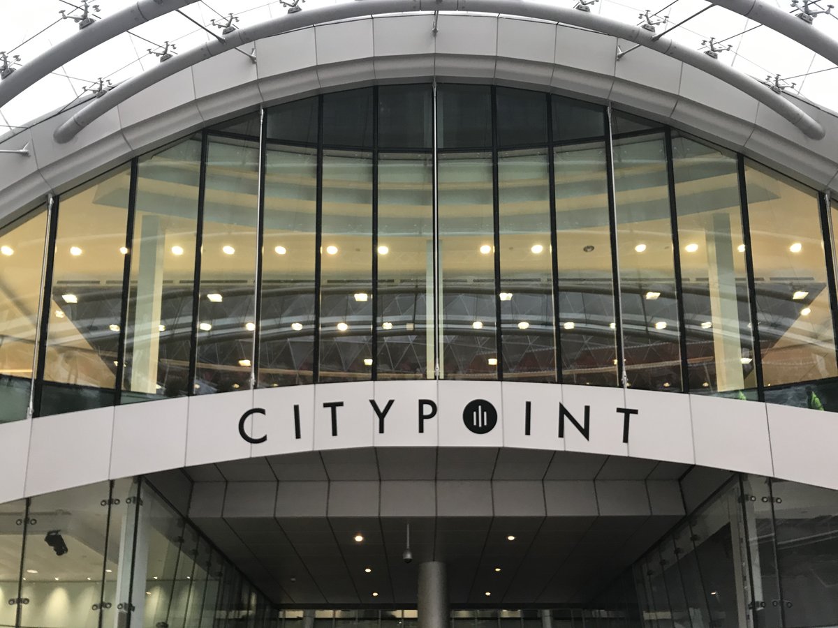 We’re back! 11am-sold out. Come early. 

#citypoint #london #lunch #pieandmash #londonsbestpie #awardwinning #homedeliverytoo #streetdots