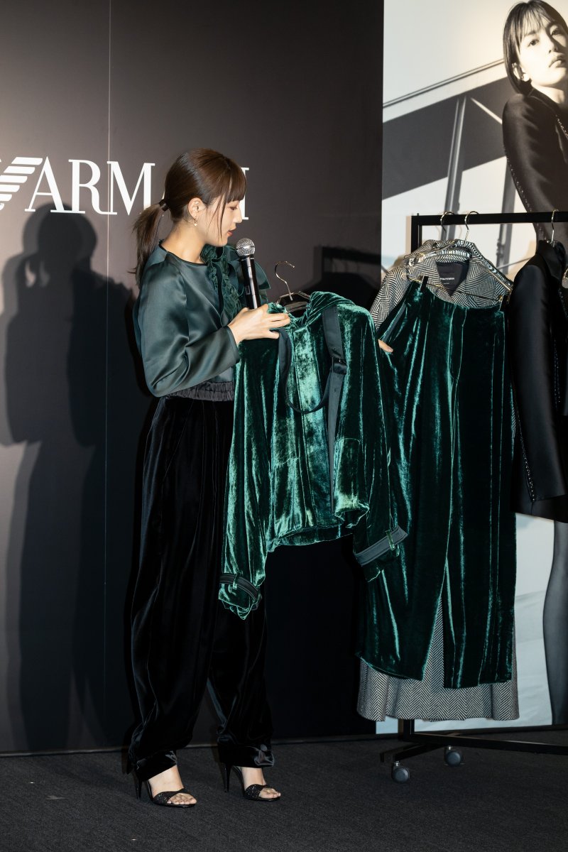 川口春奈が「エンポリオ アルマーニ」2020年秋冬のキャンペーン
