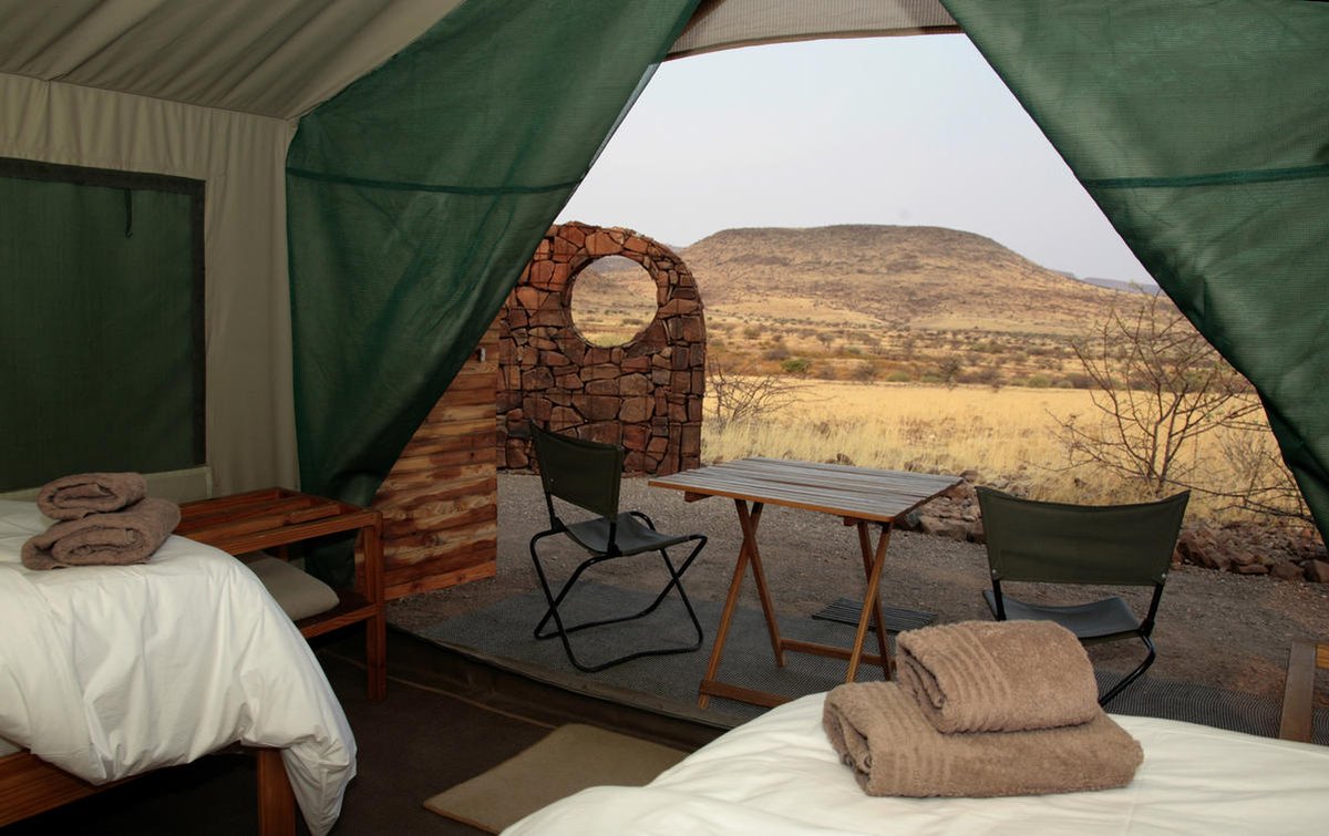 naturally_namib's tweet photo. Etendeka - where the days are slow and area is explored mostly on foot. @Big_Sky_Lodges
#explore #exploreonfoot #seekadventure #takeiteasy #ecofriendly #ecofriendlylodge #wideopenspaces #cleanair #travelwithpurpose #purposetravel #naturallynamibia #namibia #africa #safari https://t.co/e9XVETO9YC