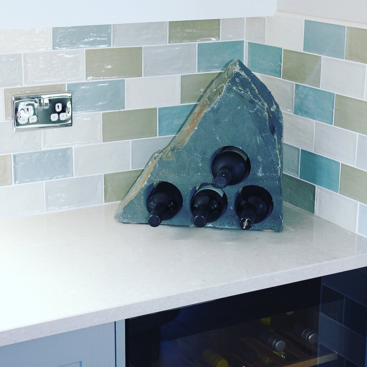slatewineracks's tweet photo. This small #mountain style #slatewinerack design is perfect for corner #kitchen worktops 
Looks great in its new home in #westwales #pembrokeshire #slate #winerack #welshslate #stonegeek https://t.co/W5BKI2Vutn