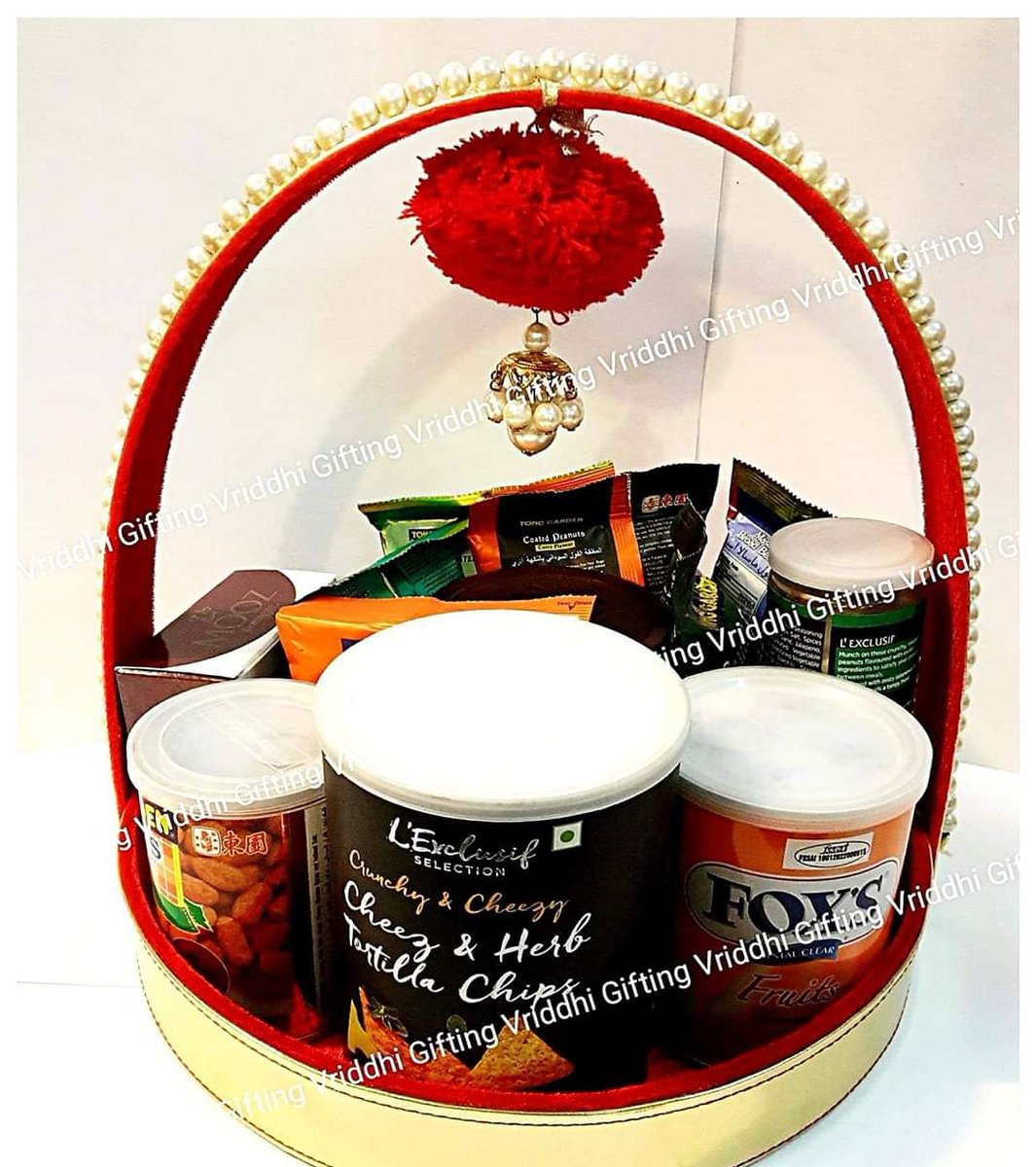VWrap's tweet photo. Gift Packing Options. 
For Ordering call/WhatsApp on 9910023115.
Vriddhi Gifting shop no E 47,basement Central market lajpat nagar part 2.
New Delhi 24 India #giftingsollutions #gift #giftwrapping #diwaligifting https://t.co/JUS9Iwy0ls