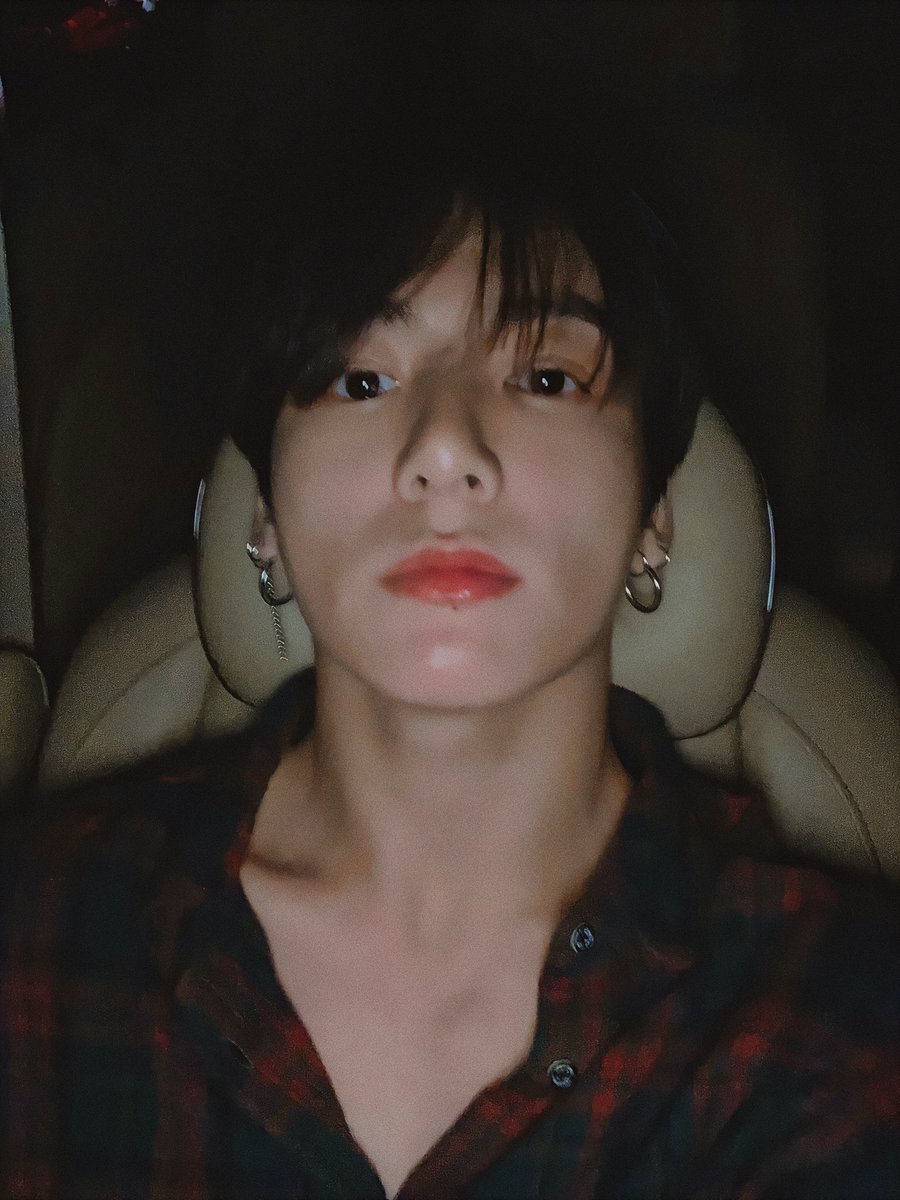 Open if you miss jungkook& #39;s selca: A thread