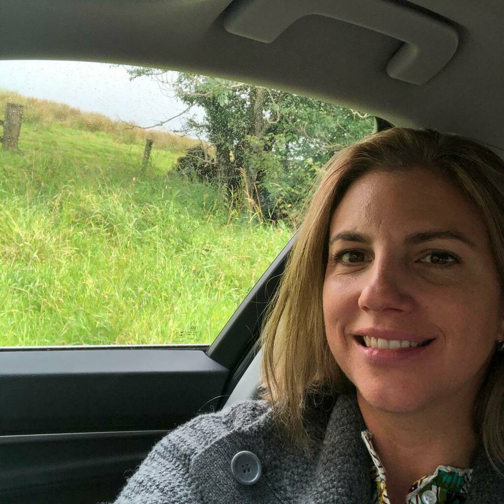 anotherdooruk's tweet image. Yesterday I (@eleanor_tweddell) worked from lay-by.

The new working from home.

Today I talk to @katyfridman about flexible working - and how to make work work for you - even when it’s from a field.

#flexibleworking  #remoteworking #makeworkworkforyou instagr.am/p/CEYlgNlHAXA/