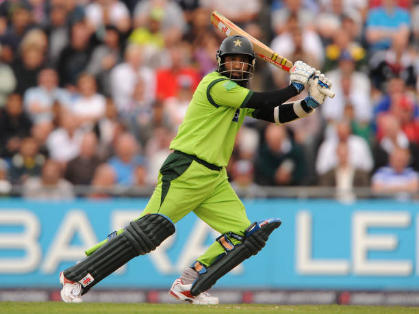 MOHAMMAD YOUSAF Scored 15 ODI Tons. 14 in WON Matches. Only 1 in Losing Cause & That When PAK Could'nt Defend 315 vs AUS at Lahore 1998 Courtesy Hundreds from Gilly & Punter. I've to say that M YOUSAF Should've Batted More at No.3 in ODIs 