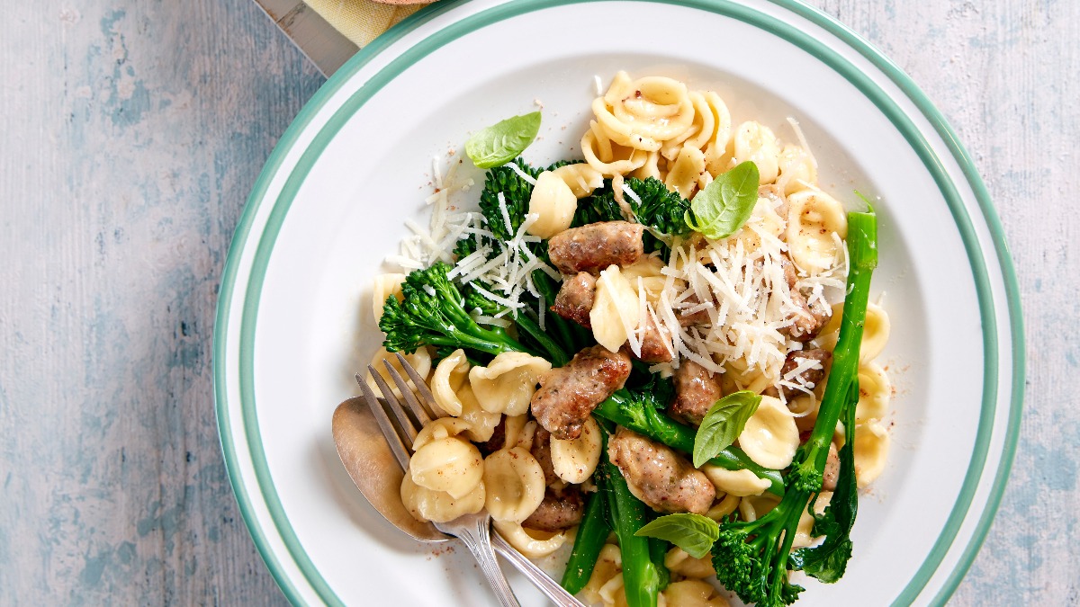 ParmesanAus's tweet photo. No #pasta dish is complete without a generous helping of #ParmigianoReggiano on top! What is your favourite type of pasta? #PileOnTheParmesan #StayHomeWithParmesan https://t.co/zUiWVqLFdL
