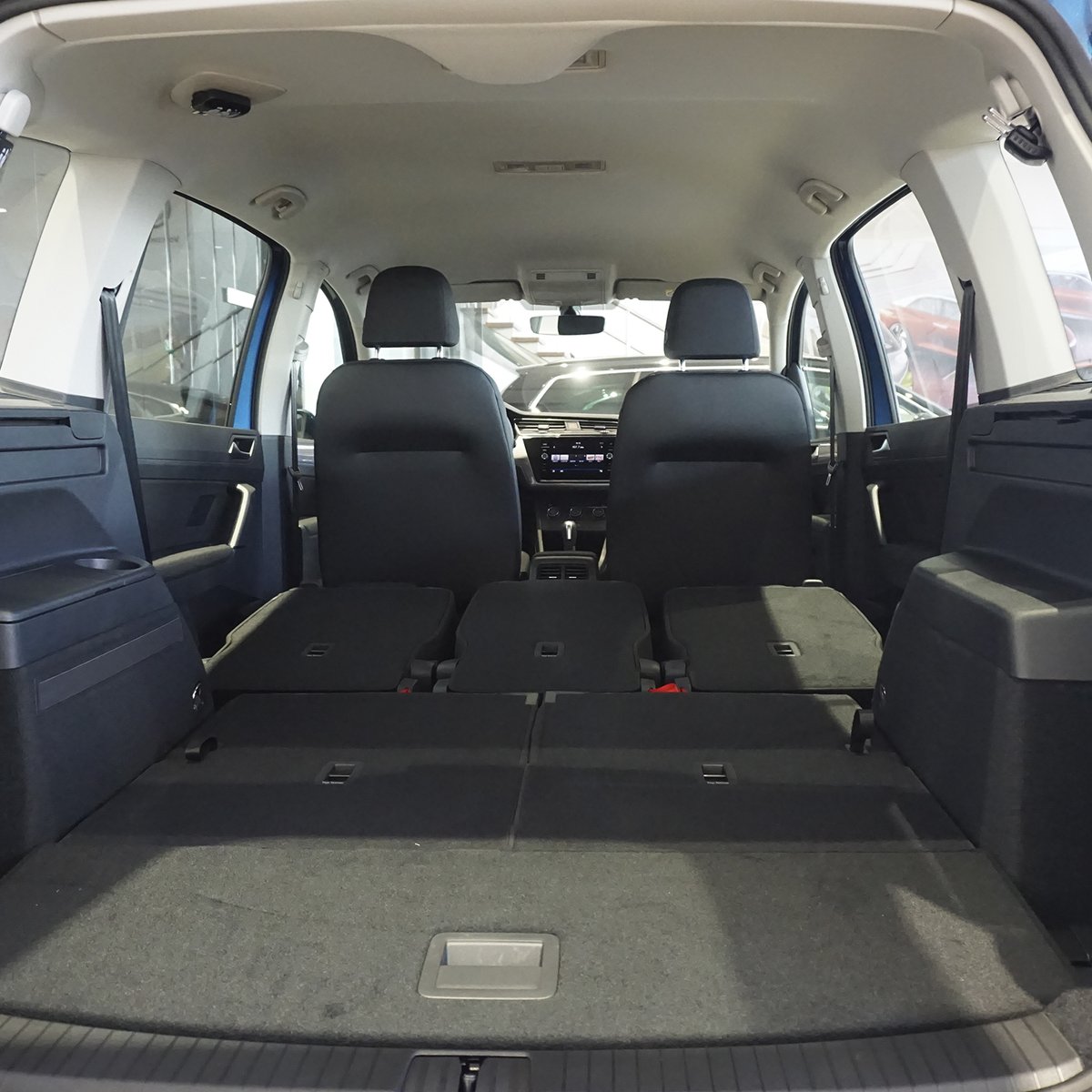 Por muy grande que sea tu familia, seguro que hay espacio de sobra en la #VWTouran 🚲🛴🧳

Solicita tu cita previa:
🌐 bit.ly/VASA_prom
📧 ventas@vasa.volkswagen.es
☎️ 943 31 70 02