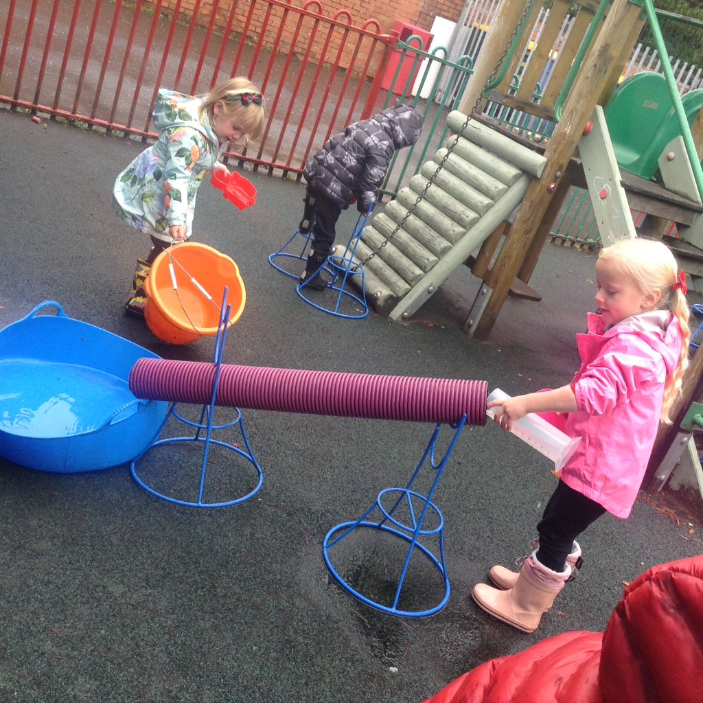 ShottsStPats's tweet image. Rainy days mean one thing, lots of water play! 😄🌧💦💧☔️ #rainyday #puddlefun