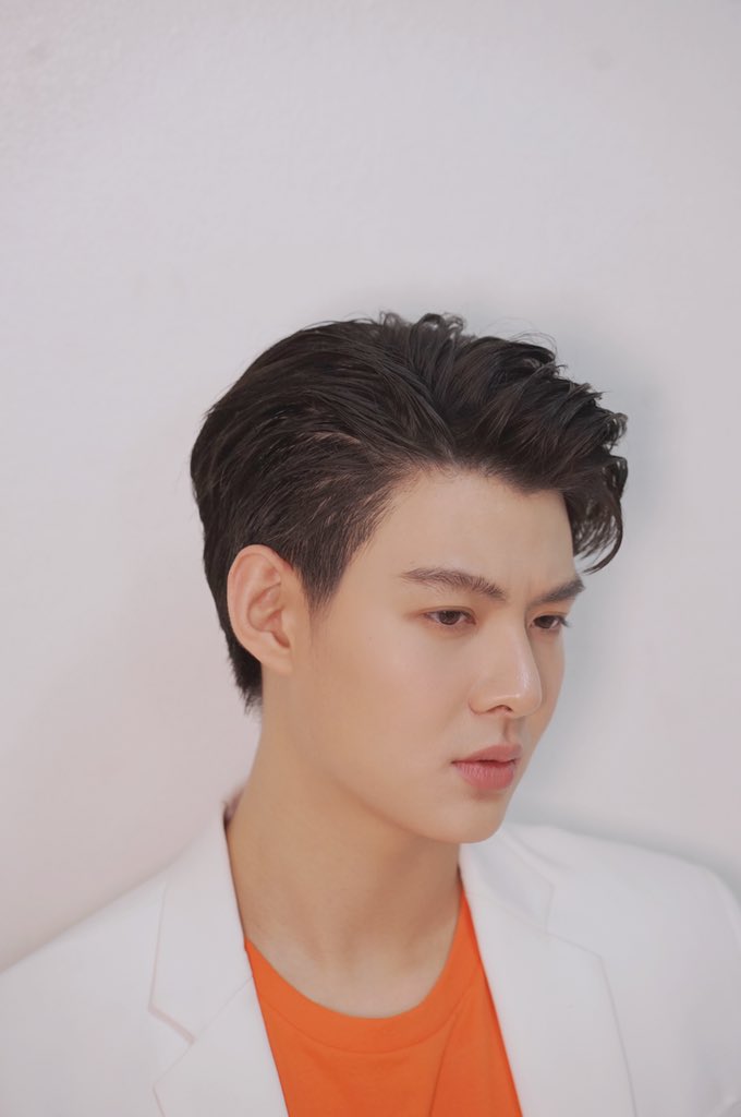 Saint_sup's tweet photo. อยากเห็นเมฆให้มองท้องฟ้า￼ ถ้าอยากเห็นคนรักให้มองหน้าเรา￼ #Saint_sup #MingEr https://t.co/YsLbif213J