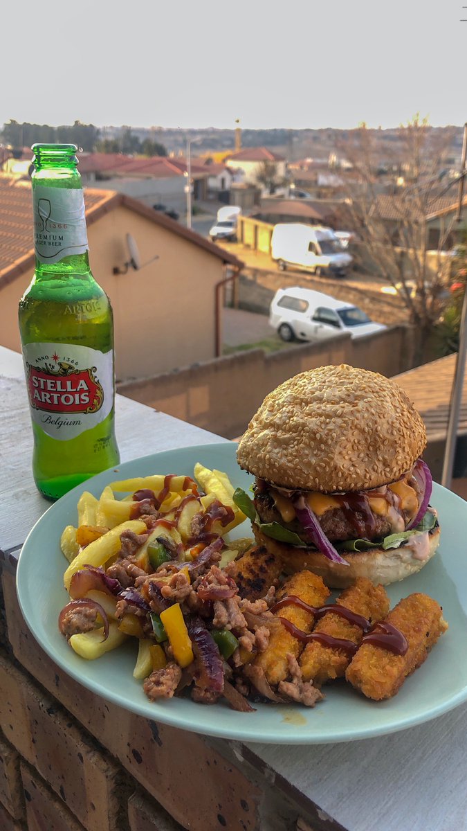 AtWillys's tweet photo. willy nilly burger R70 
Klipfontein View Midrand

#food #foodie #letsdineatwillys #boity #sjava #mrhandsome #Bushiri #JeffBezos https://t.co/blq85VBq0s