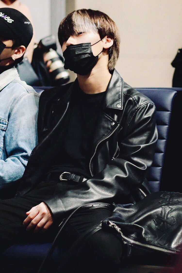 San when wearing a mask cannot hide your beauty!!  @ATEEZofficial