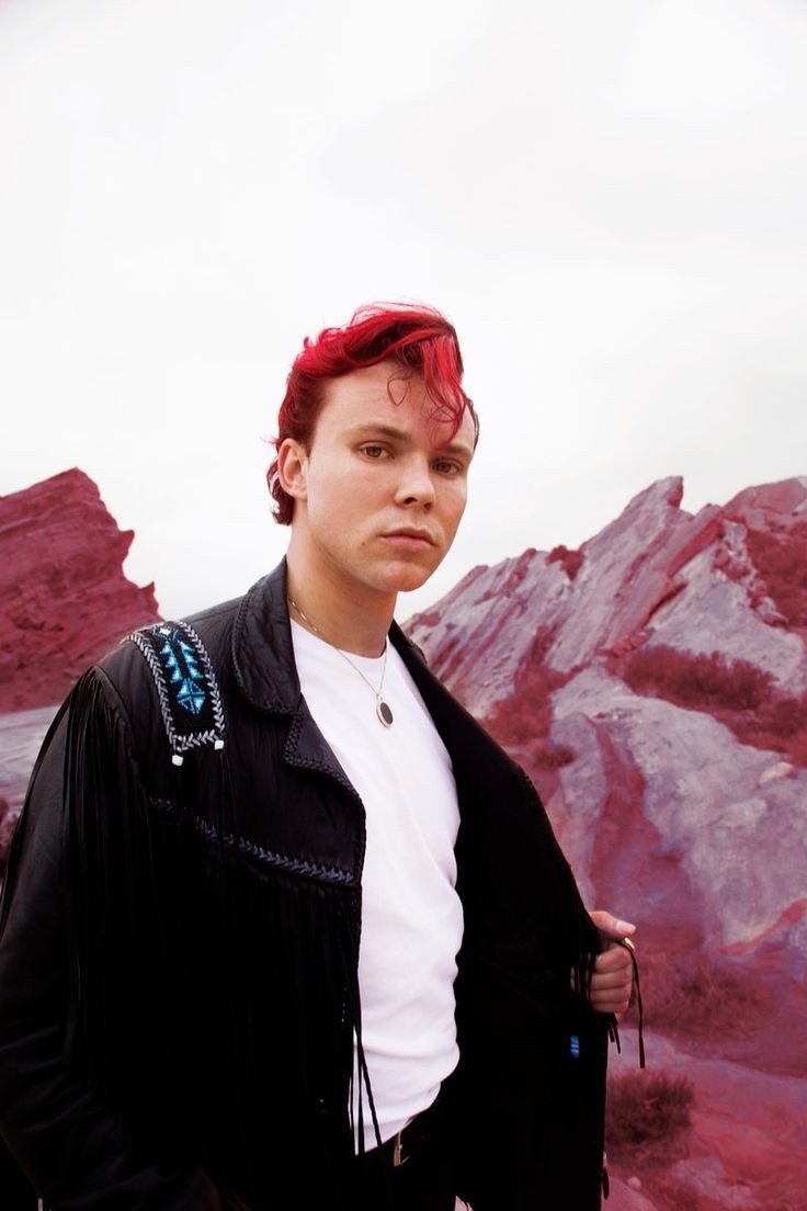 gemelizabeth3's tweet image. ✨You're the only one I'd do this for✨ #STREAMREDDESERT #5SOSRedTeam