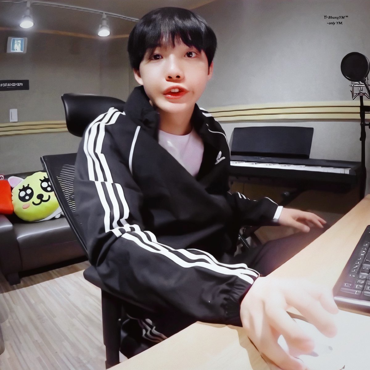 BbangYM95's tweet photo. 💪🏼영미니 사우루스🦖 나쁜 사람들은 모두 비켜라😠 https://t.co/SOz8SJLAyY