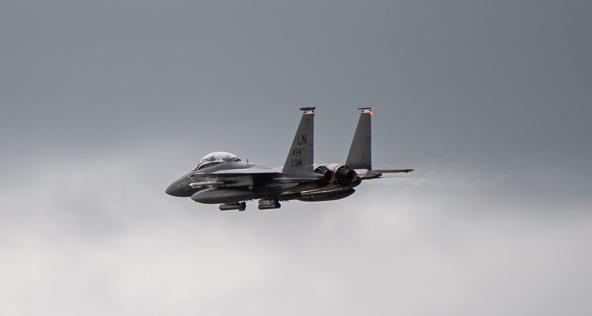 Straight and level

#usa #usaf #raflakenheath #f15 #f15eagle #f15eagle #weareliberty #48thfighterwing #aviation #aviationphotography #aircraft #instagramaviation #planespotting