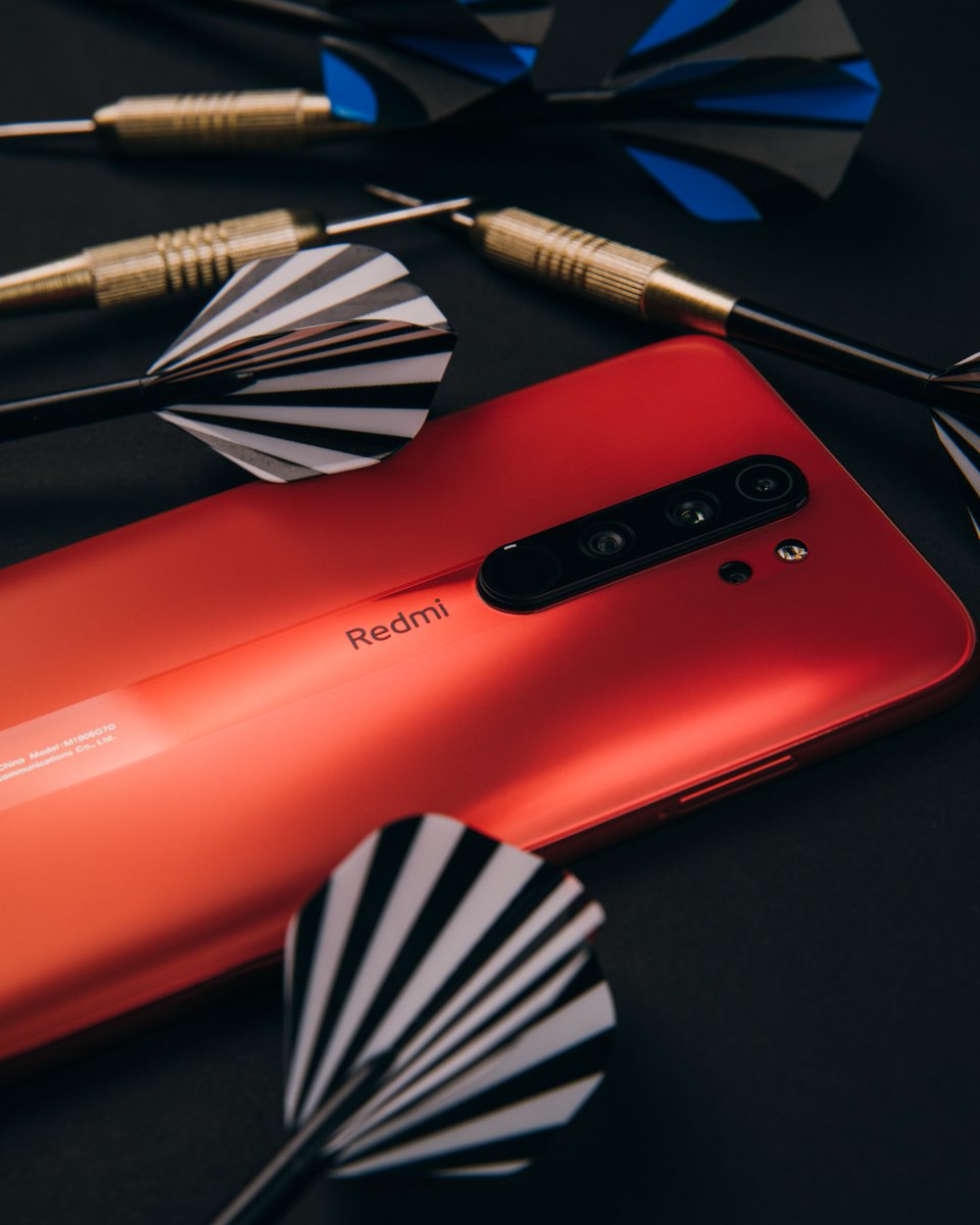 Xiaomi's tweet image. A game of darts anyone? 🎯 With the Coral Orange #RedmiNote8Pro, we really hit the bullseye. 😜

#LiveToCreate #From10ToInfinity