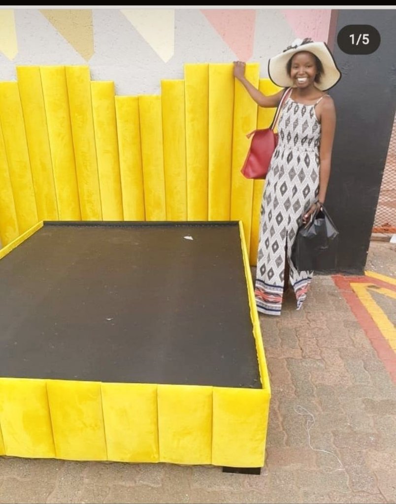 ZambeziGroup's tweet photo. A bit of sunshine never hurt. #ZambeziCreations for spring collection 🌻 https://t.co/w3ZghtW8Zz
