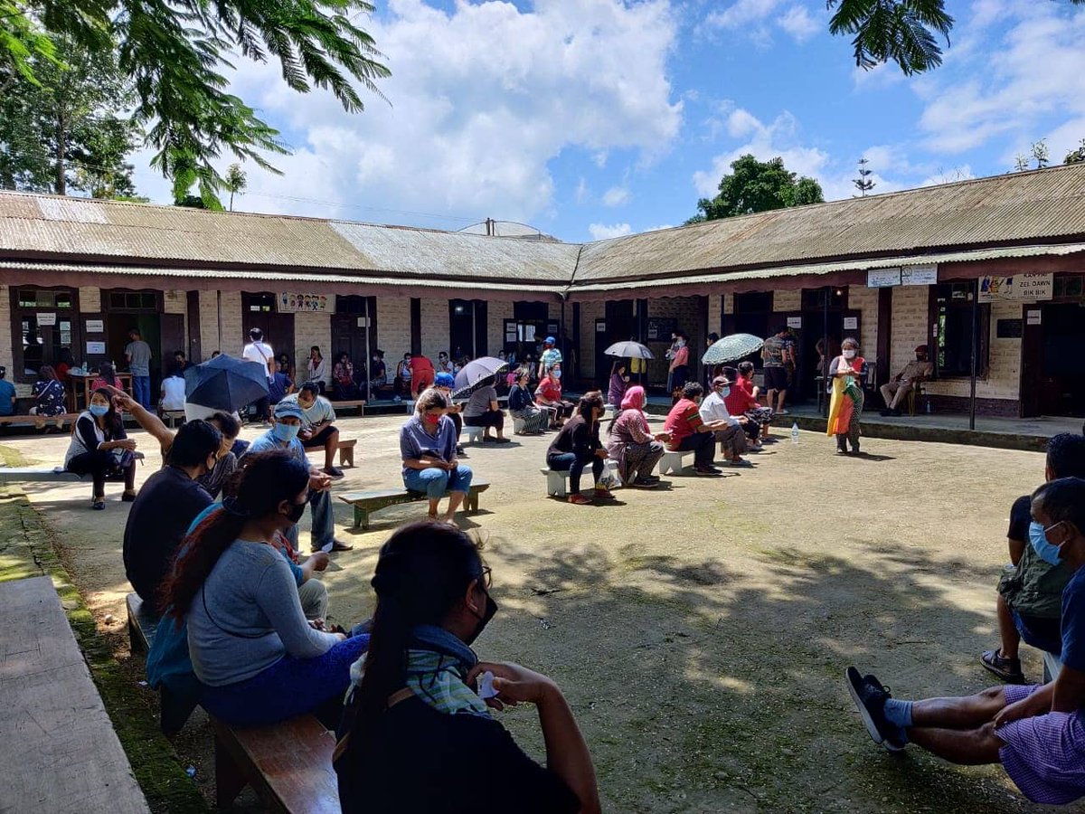 mizoraminsta's tweet photo. Local Council election underway in Chawlhhmun polling station, Aizawl, Mizoram 📷 @dareal_hmangaihi
.
.
.
#election #inthlan #localcouncilelection #electionMizoram #chawlhhmun #aizawl #queue #Lcelection #mizoram…
📸 https://t.co/uqDSyY34bT via https://t.co/w819Jm6acn https://t.co/3jB6EW736Z