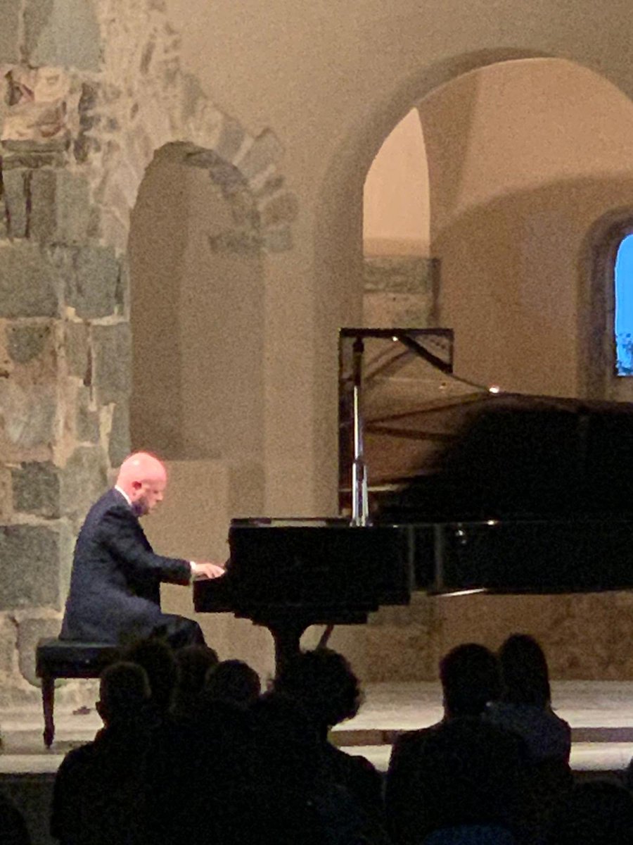Gràcies a tothom per un concert molt especial! <a href="/FestivalStPere/">Festival St Pere</a> <a href="/SteinwayAndSons/">Steinway & Sons</a> #chopin <a href="/SonyClassical/">Sony Classical</a>