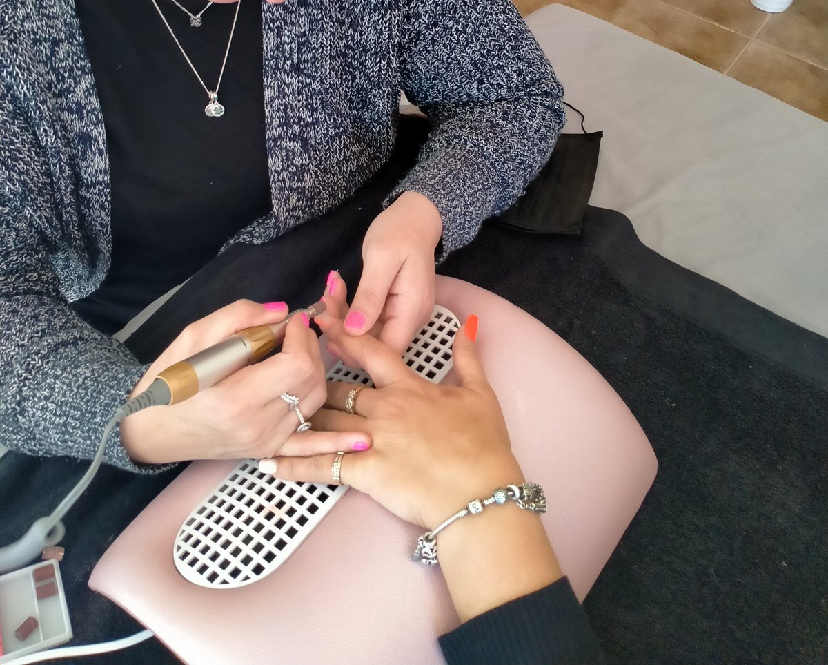 InfinityBeaut19's tweet image. GTi E-filing today

Its brilliant when you can file the acrylic back faster than manual filing 
 🙂💅