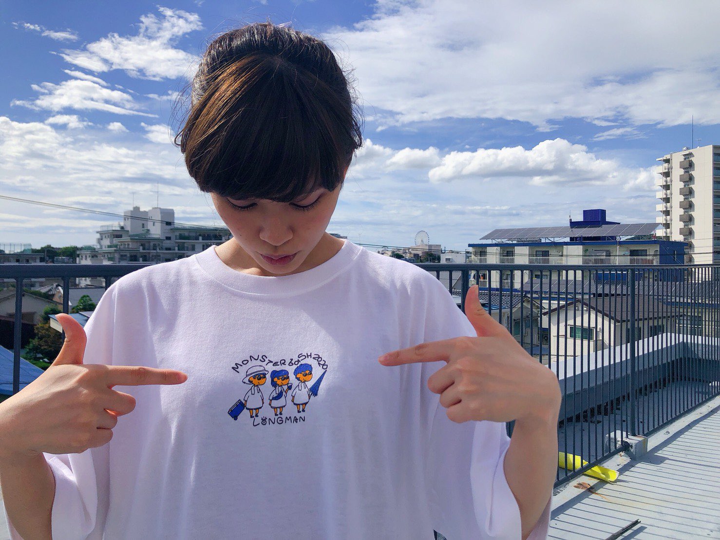 Monster Bash No Twitter Monster Bash オフィシャルグッズ好評販売中 Longman モンバス コラボtee イラストは さわちゃんのデザイン 定番の白に加え トレンドのラベンダーカラーや赤もご用意しています モデル着用サイズ Xl T Co