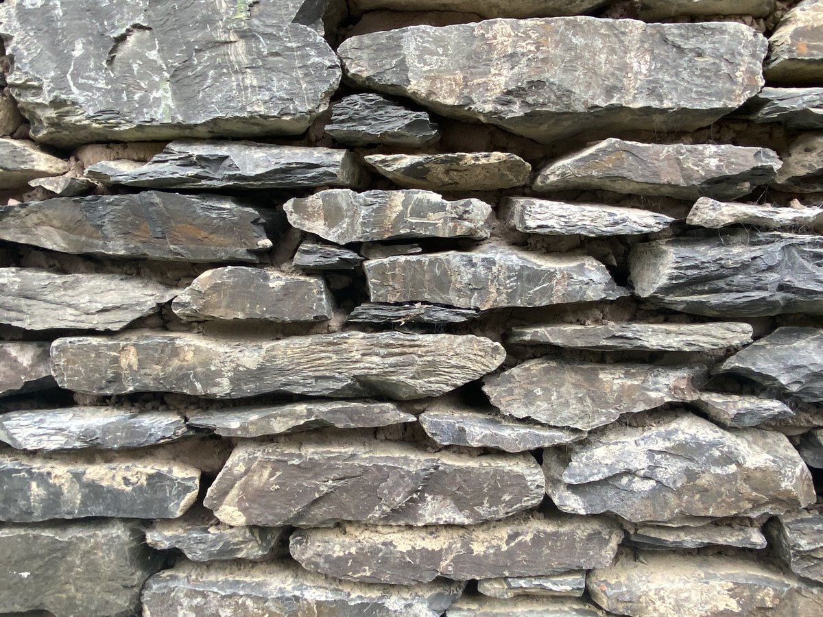 QuinnArchitects's tweet photo. This week's site visit took us to the beautiful landscapes of #LakeWindermere in Cumbria. We were struck by the iconic stone slate which is still quarried locally and is characterised by its distinctive colour and density (1/3) https://t.co/tdrD2zo0Xi