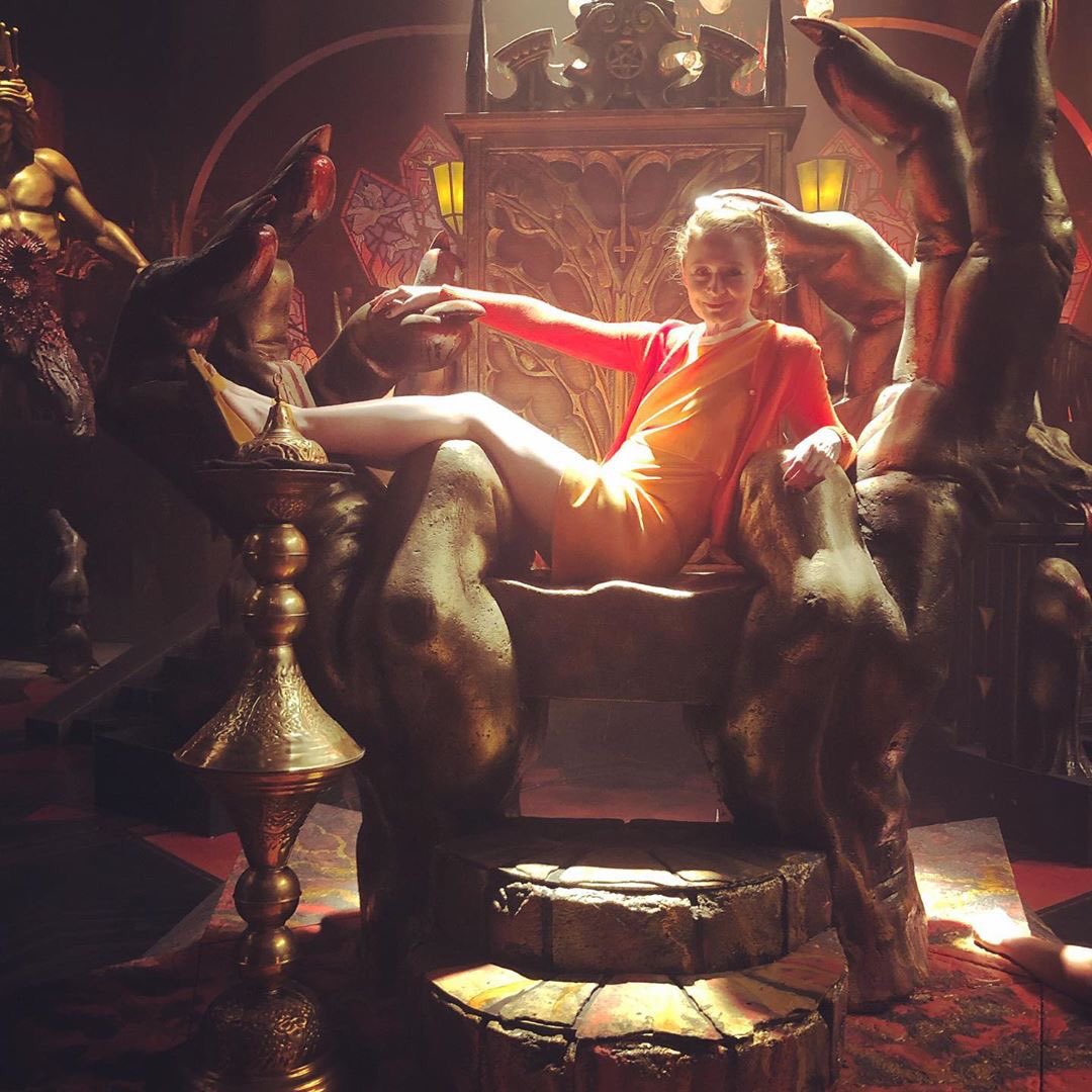 Miranda Otto via Instagram:

”When the Queens away the High Priestess will play. 🎉💃 🤡 #memories #summer2019 #dontbitthehandthatfeedsyou“