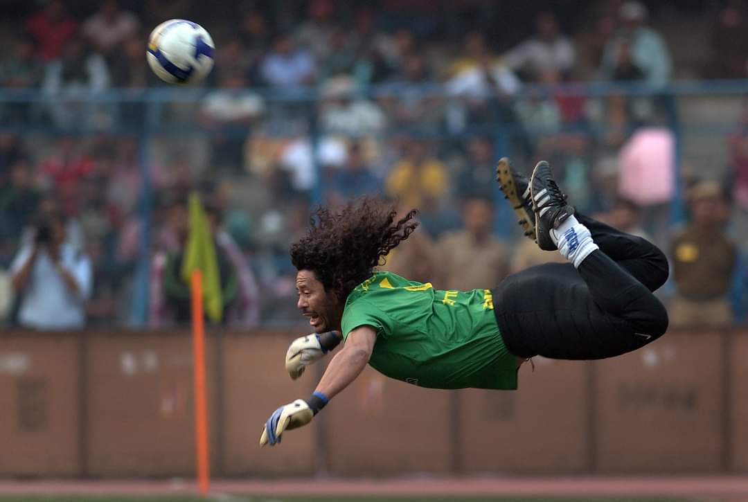 Happy birthday, Rene Higuita! The man who made the greatest save in history...
.
.
.
.
.
. 
Pict : 