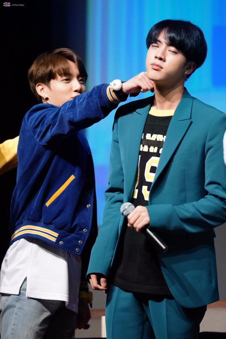 i have too many jinkook pics in my gallery this was just an excuse to share them