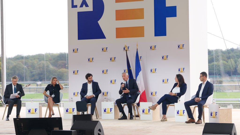 Les derniers mois ont été très difficiles pour les entreprises. Si nous avons pu trouver des réponses efficaces, c’est grâce aux organisations patronales et syndicales avec qui nous avons travaillé quotidiennement. J’aimerais simplement saluer votre engagement. #LaREF20