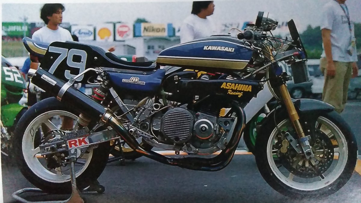 2001年鈴鹿8時間耐久·Xフォーミュラ·クラスに参戦したアサヒナ