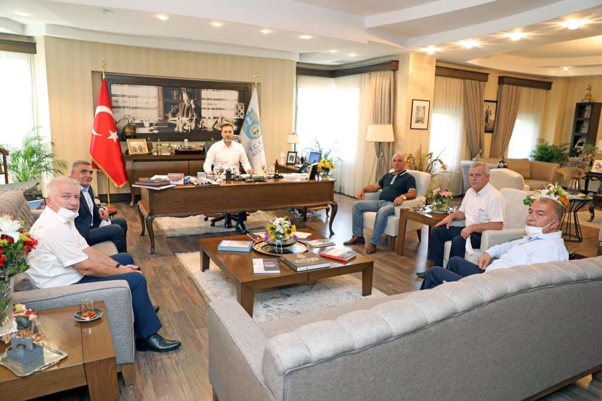 Silivri Belediye Başkanımız aynı zamanda İBB de MHP Gurup Başkanı sayın Volkan yılmaz beye ÖHO değişim sistemine verdiği desteklerinden dolayı teşekkür ederim