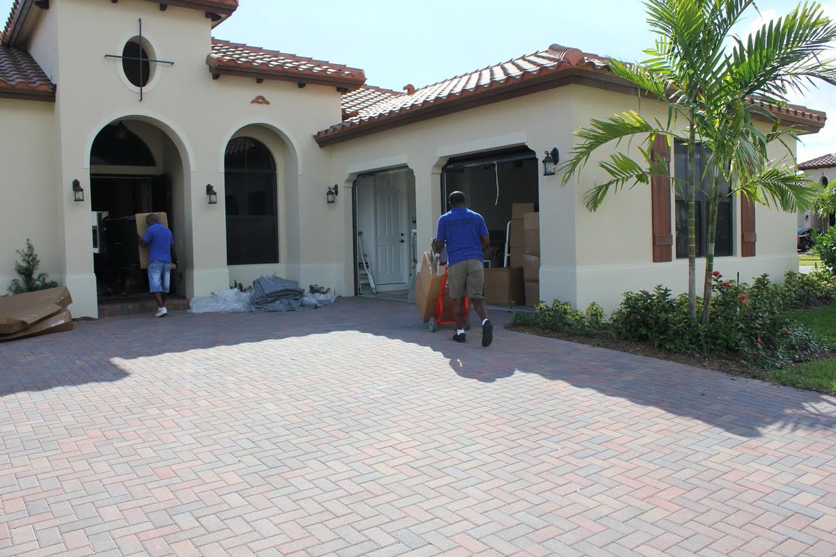 ConvenientLMD's tweet image. Need professional movers ?Give us a call today ☎️(954)773-7092 Or visit our website today!!
convenientlifestylesmoving.com
#Convenientlifestylesmoving 
#Relocation #Relocationservices
#Floridamovers #Movers #Movingcompany #Packing #Unpacking #Disassemble #Reassemble #Happy #Moving
