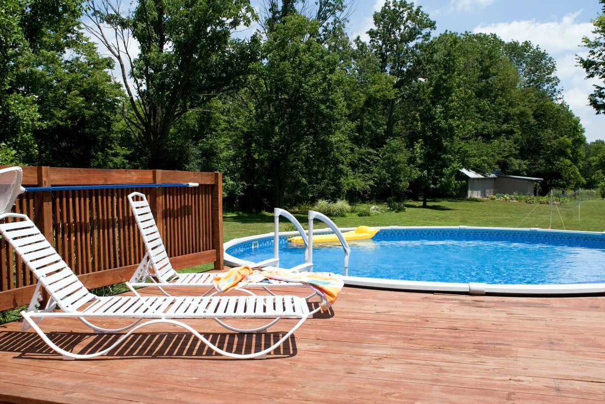 BC_Electricians's tweet image. Did you finally decide to order that new above-ground pool? Make sure you hire a professional to set up the electric: bluecollarelectricians.com/blog/why-you-n… #electricians #poolinstall #newpool