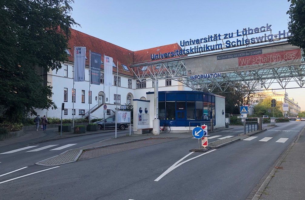 tvilsted's tweet photo. International forskning i verdensklasse @SUHhospital @tlsophtha tyske samarbejdspartner i #NorDigHealth er også godt i gang med sin del af forskningsprojektet i øjensygdommen AMD.
Vi giver en update på studiet på vores hjemmeside https://t.co/P8d35Xft2u #eu #interreg https://t.co/qEoqPSRmjq