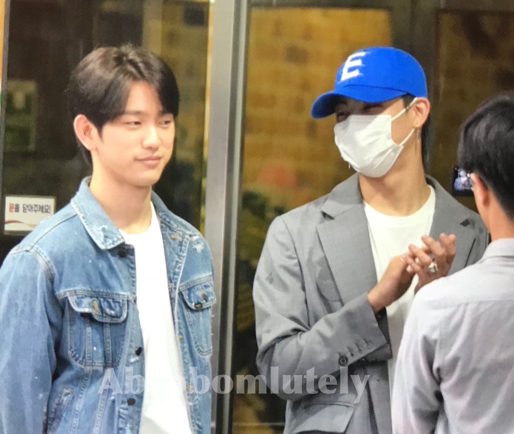  @dohkyungstan just because he's in a cap doesn't mean he can try to be slick, nice try tho jaebeom