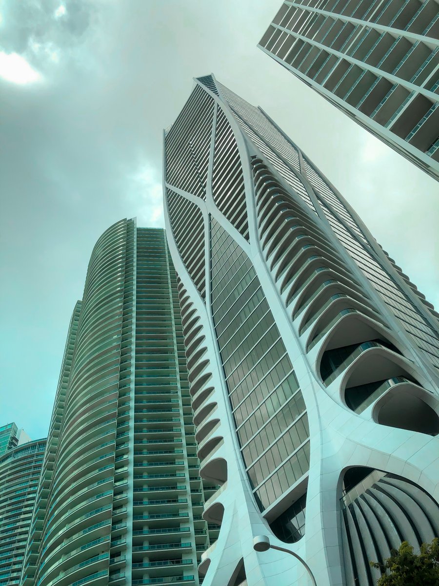 federicapacheco's tweet image. Futuristic Miami 🛸
.
.
Take a look at these amazing buildings.
.
Do you see yourself living here?💥
.
.
.

#realtor #realestate #miami #miamibeach #miamirealestate #soflo #thisismiami #aventura #sunnyisles #brickell #305 #instagram #love
