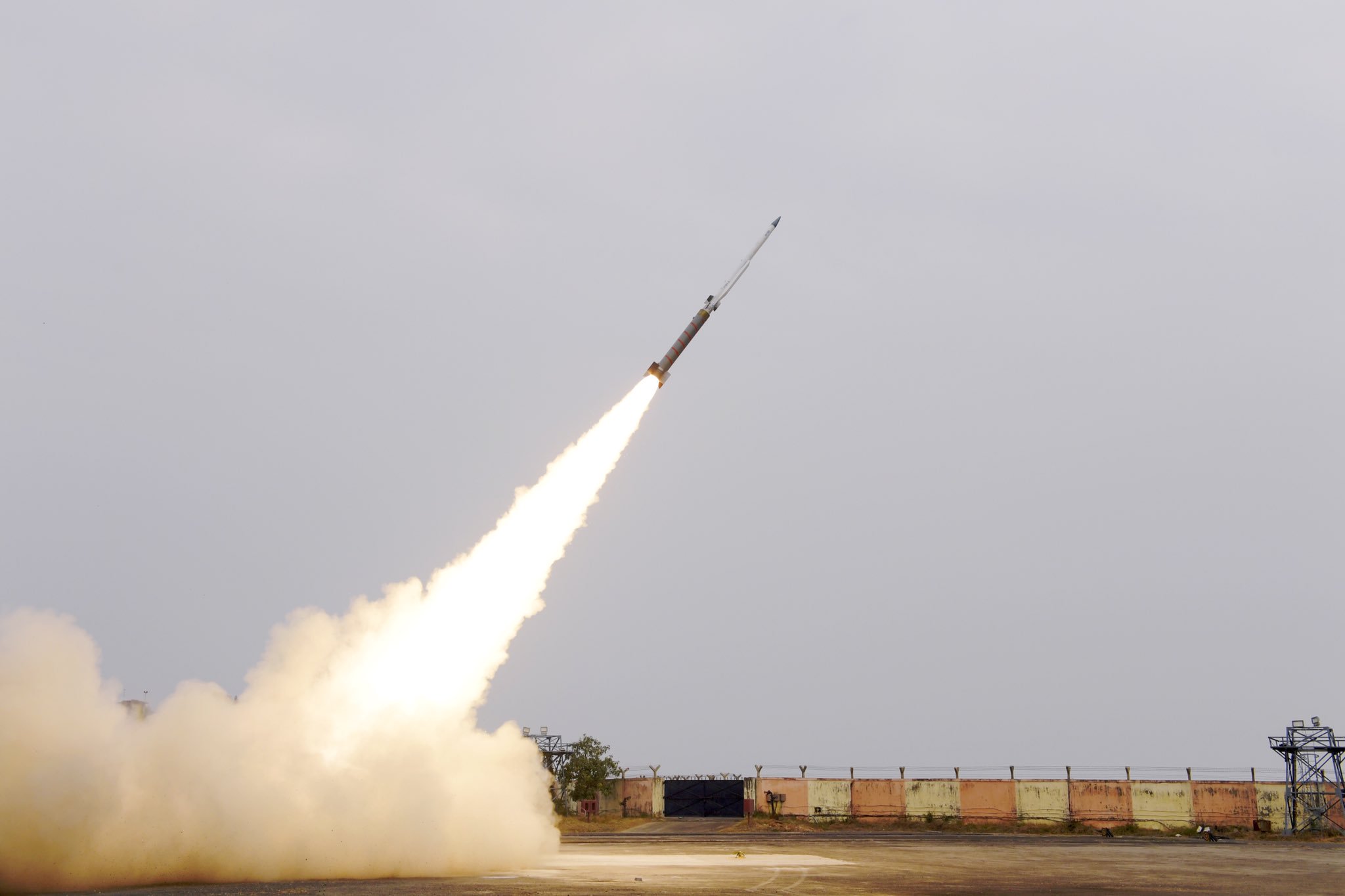 Vinod Three Russian Air To Air Missiles Which Actually Can Be Game Changer For Super Sukhoi They May Get Chances By Overwhelming Means Are Rvv R 37m Range 300 400 Km