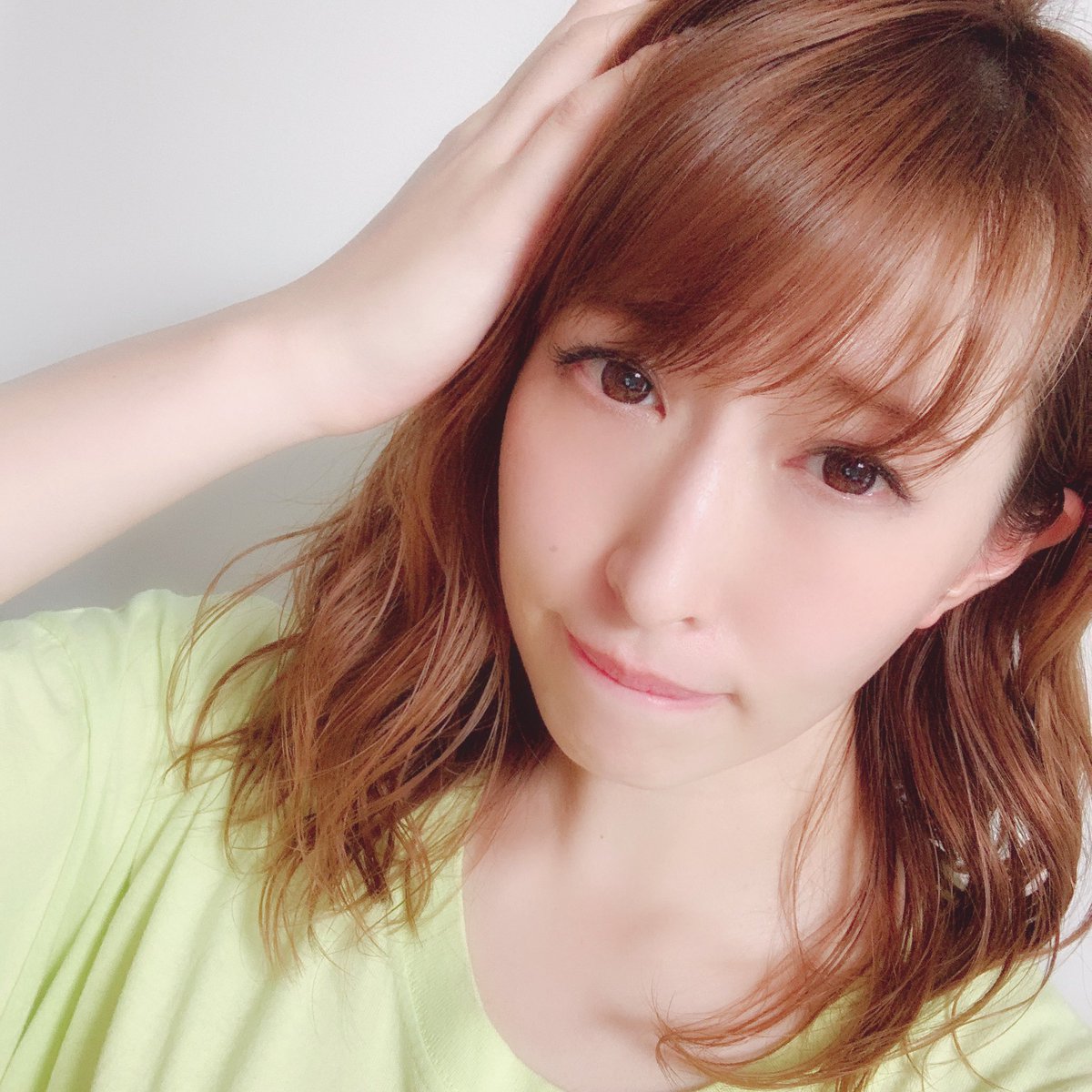 名塚佳織 今日は 取材があり キレイにヘアメイクしてもらったから 写真撮っとこー と思ってたのに 娘のお稽古ごとの送り迎えがギリギリになっちゃって ダッシュで帰って自転車漕いだから 汗ダラダラでメイクボロボロ 髪ボサボサになっちゃった エ 名塚佳織 今日は 取材があり キレイにヘアメイクしてもらったから 写真撮っとこー と思ってたのに 娘のお稽古ごとの送り迎えがギリギリになっちゃって ダッシュで帰って自転車漕いだから 汗ダラダラでメイクボロボロ 髪ボサボサになっちゃった エ