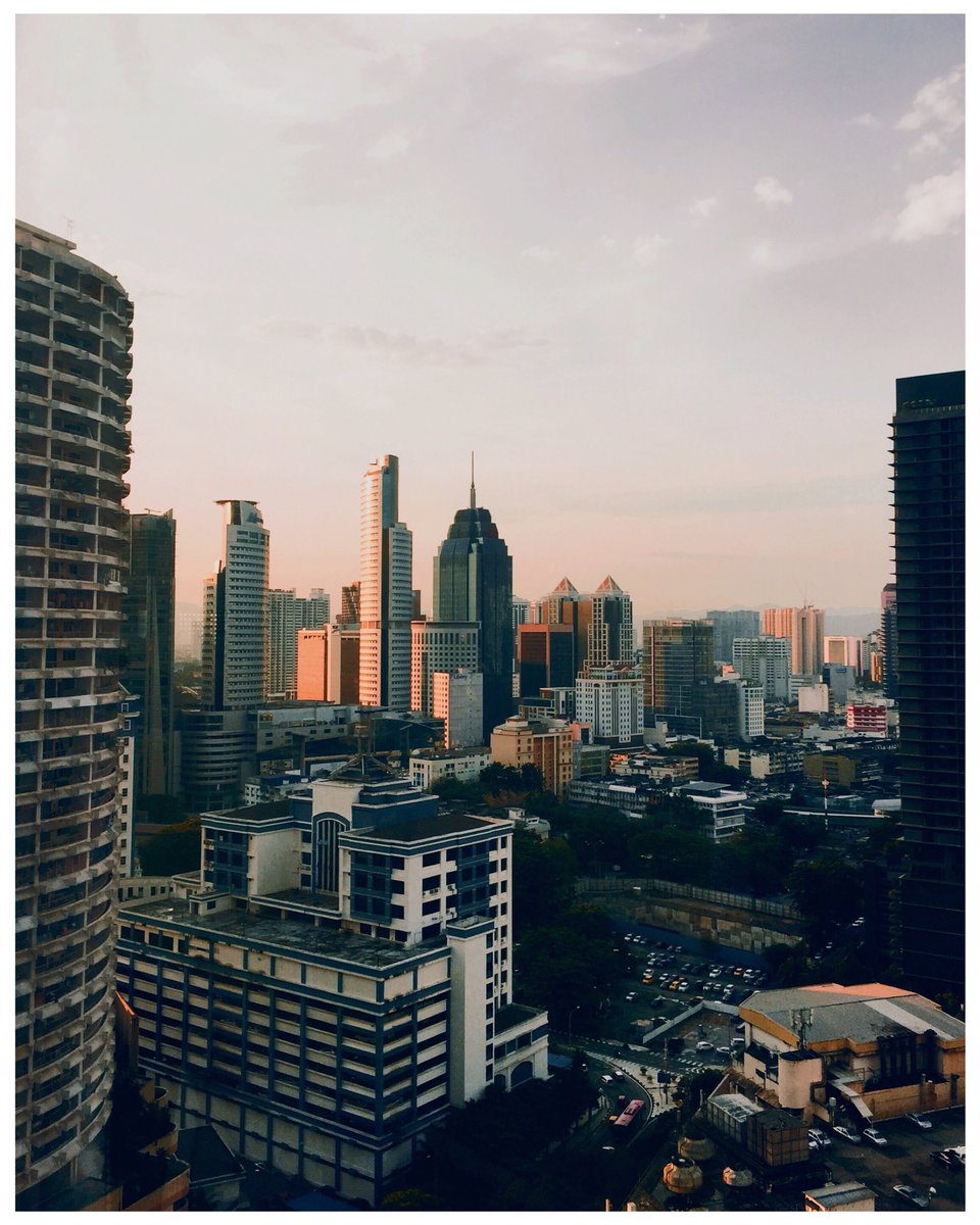 izumi_hikari07's tweet photo. KL Cityscape during sunset ππ€β
οΈβοΈ
#streetphotography #buildingstructure #buildingphotography #klcityskyline #klcityscape #cloudymoments #cloudscape #shotoniphone https://t.co/q1p4FrhSfn