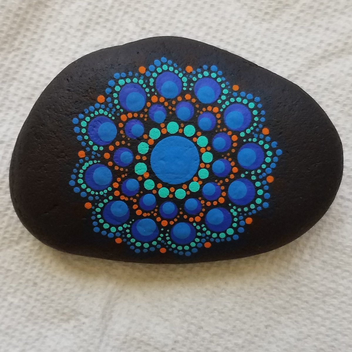 dawn_bristow's tweet photo. 💙💚🧡🖤
#paintedrocks #classicrocks https://t.co/V203O07M7u