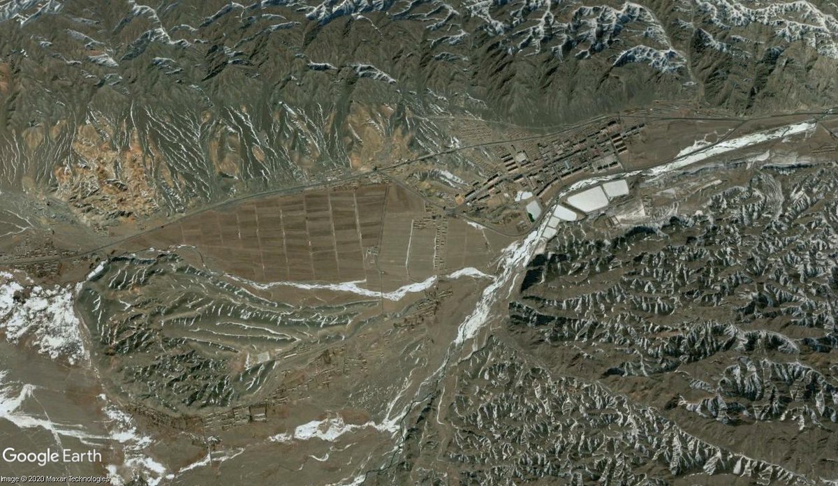 Some remote parts of Xinjiang hadn’t been photographed at high resolution since 2006 –  @planetlabs also tasked a satellite for us to capture new imagery in several areas, such as Yiwu county, in Hami prefecture, in the east of Xinjiang.