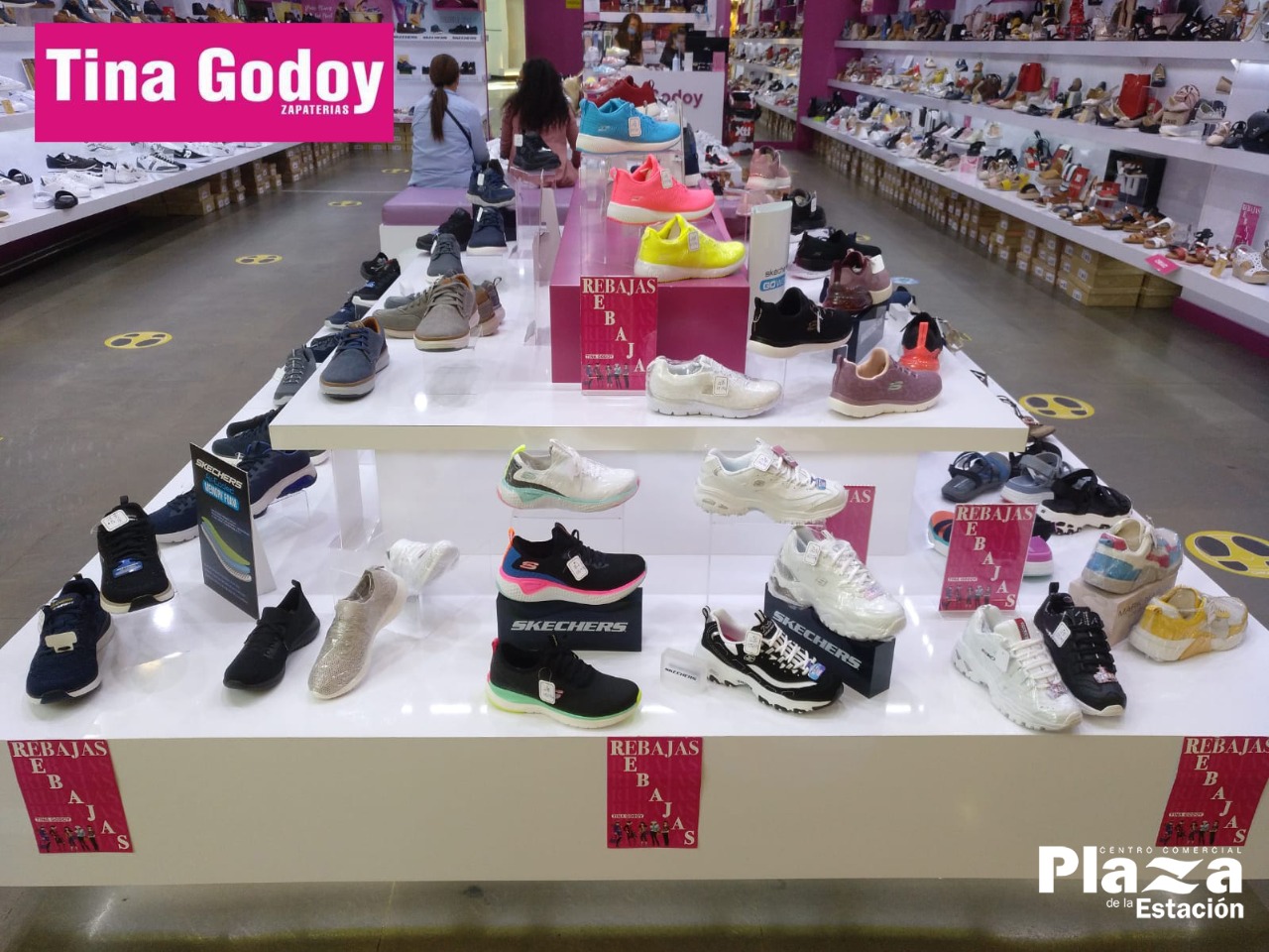 Plaza de la Estación on Twitter: "Corre a por últimos pares En Tina Godoy encontrarás sandalias, zapatos, zapatillas y mucho más. 👡👠👞👟 #moda, #zapatería, #calzado, #centrocomercial, #rebajas https://t.co/Tbhxt93eMR" /