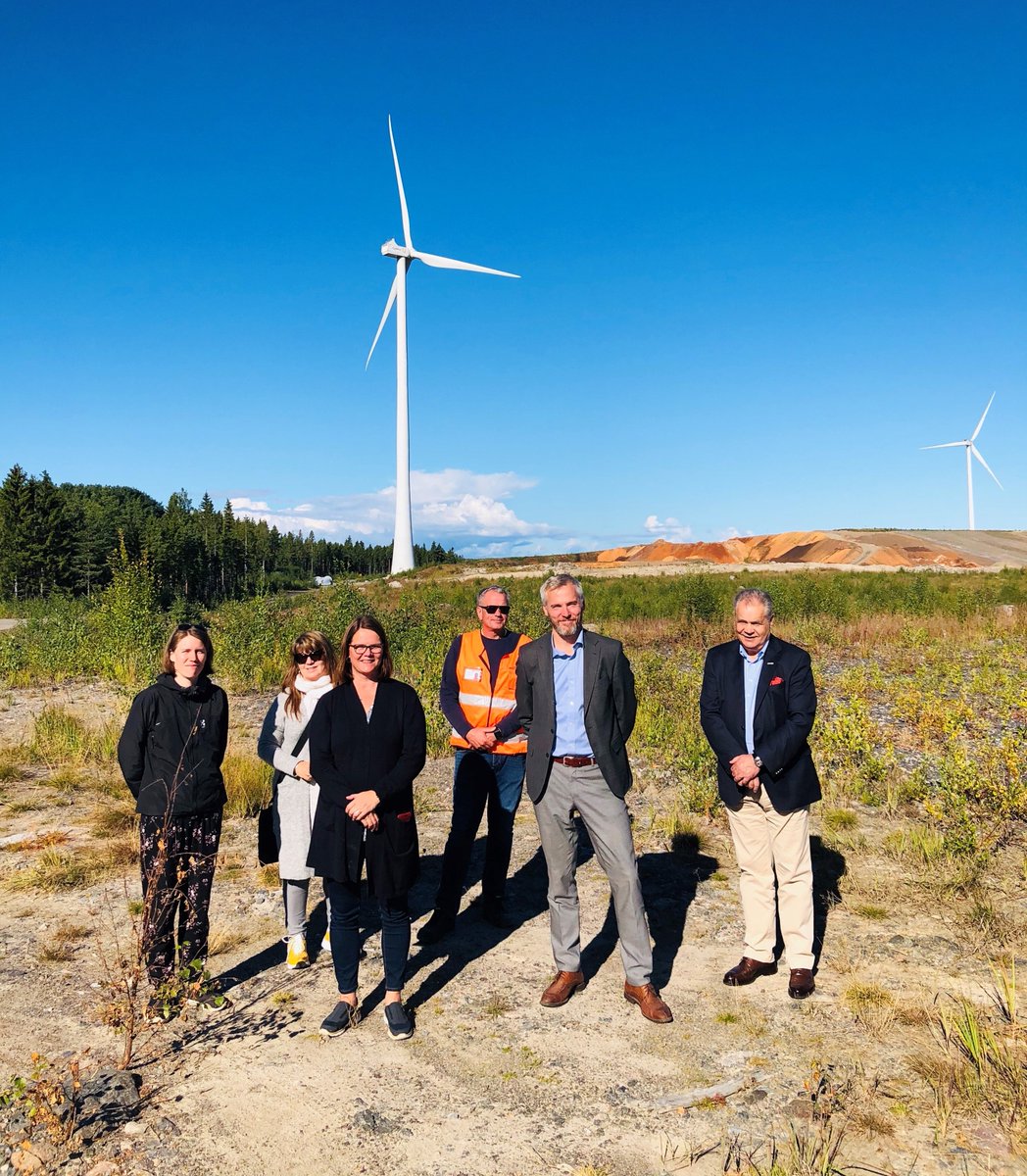 Tänään esiteltiin Peittoon kierrätyspuistoa ja Circwaste-hankkeen toimenpiteitä RKP:n kansanedustaja Anders Adlercreuzille ja RKP Satakunnan pj Juhani Järviselle.  @circwaste <a href="/prizztech/">Prizztech Oy</a> <a href="/Porikaupunki/">Porin kaupunki</a> <a href="/adleande/">Anders Adlercreutz</a> #peittoo #kiertotalous prizz.fi/peittoo