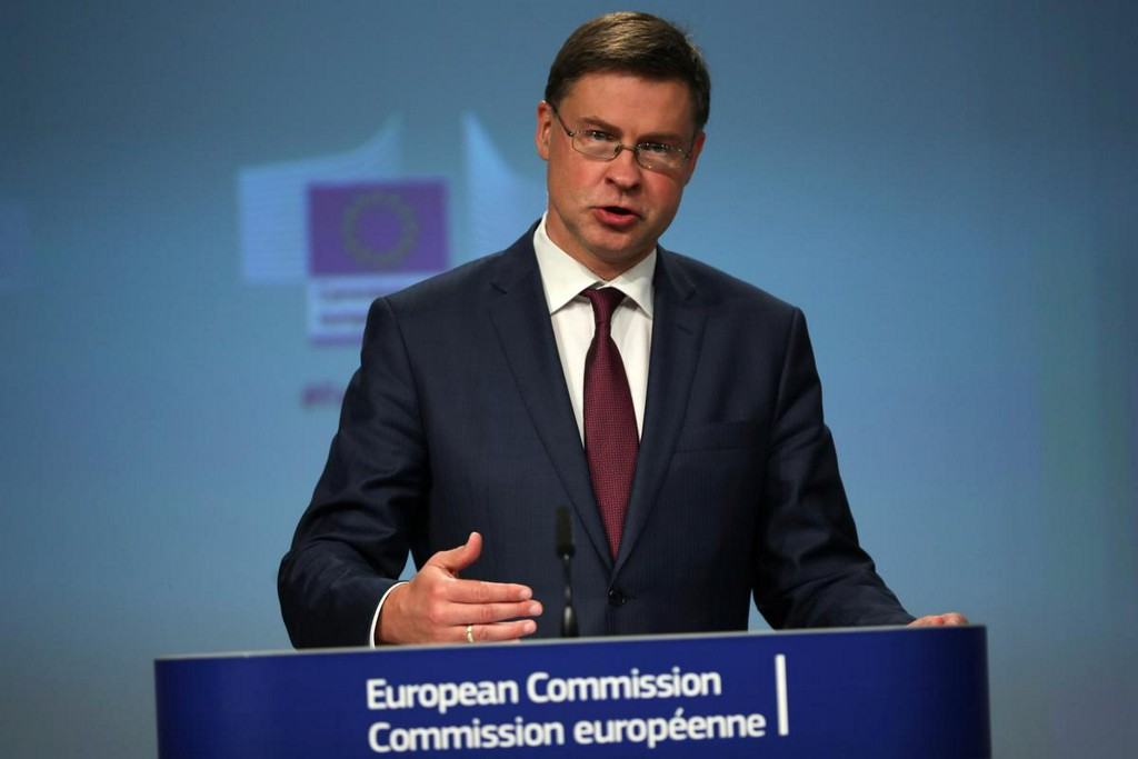 Reuters's tweet photo. EU's Dombrovskis given temporary charge of trade after Hogan exit https://t.co/lgo9tx4e8C https://t.co/kMcWGXSI67