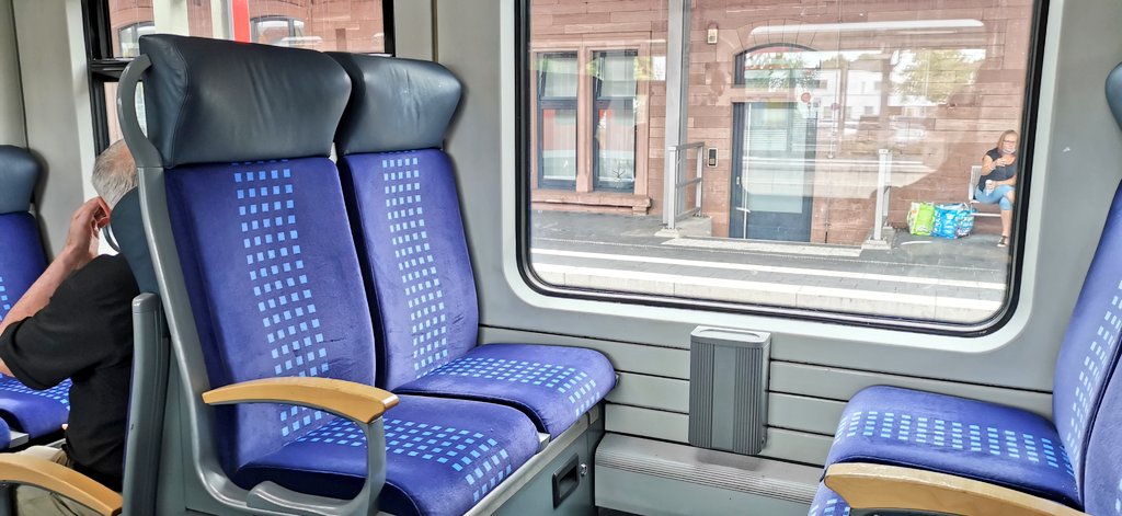 MultimodalT's tweet photo. Mit der S6 der #SBahnRheinNeckar von Weinheim(Bergstraße)Hbf nach Bensheim

#sbahn #mobilität #googletransit #publictransport https://t.co/fuSi580U69