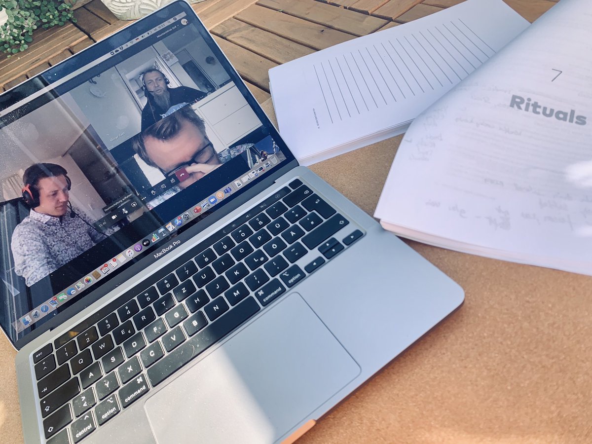 SophiaRoediger's tweet photo. #WOLm Week 7 took place outdoor. A perfect place to define mindful rituals: take your big goal and break it down into tiny behaviors

My goal 🎯 #mindful eating 
My tiny step 👣 30 x to chew 

What’s the smallest step you could take today to come closer to your aspiration?

#WOL https://t.co/1mHOGPlz3w