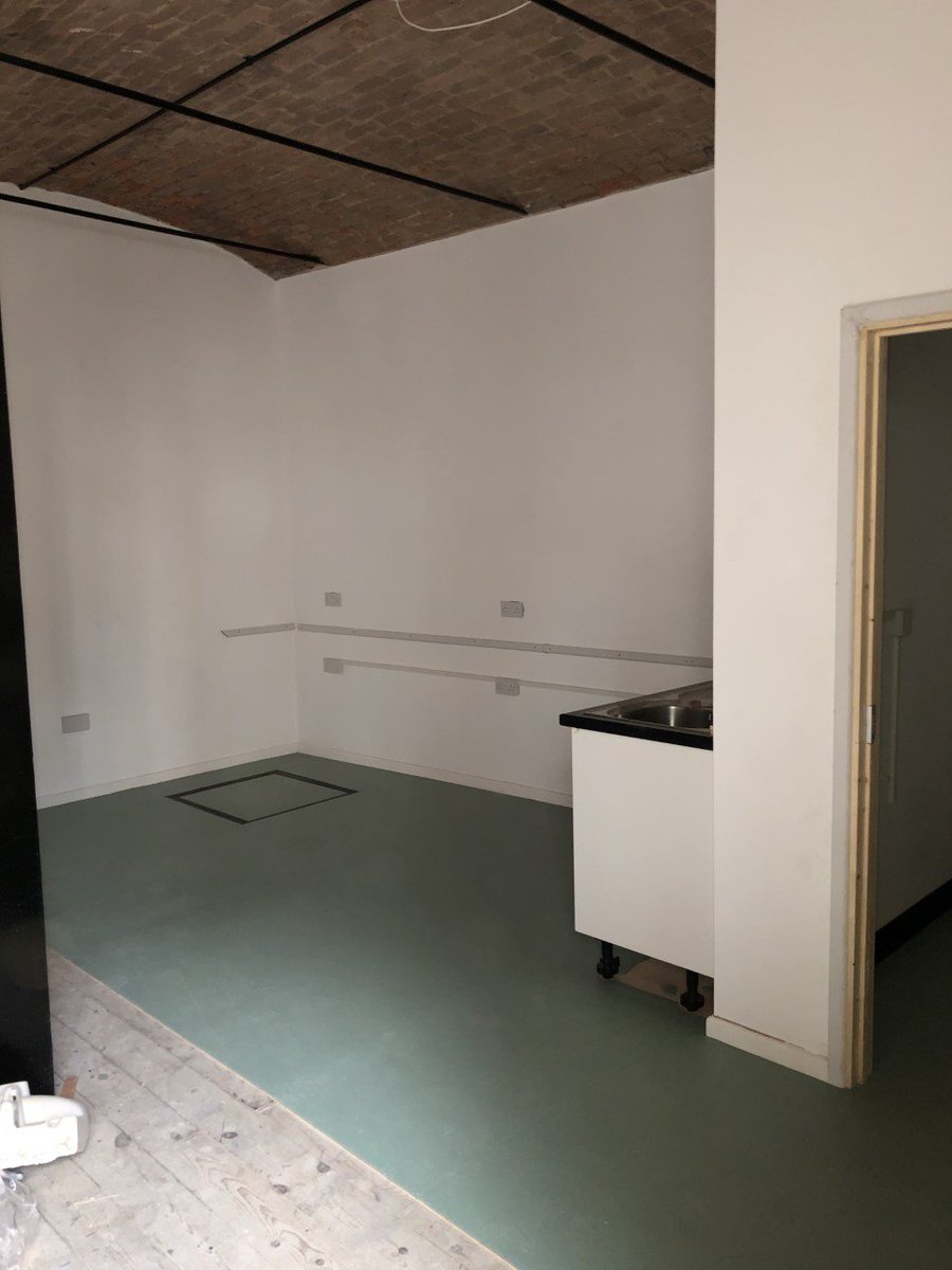 thrive_lcr's tweet photo. Huge thanks to @CRTFlooring and @dgbuildersltd who have supplied and fitted flooring at Thrive. 
Our dedicated space for key workers and the young people they care for, will provide a welcoming place for vulnerable young people across the LCR.
Thanks guys, looks great! https://t.co/tXtunipTjD